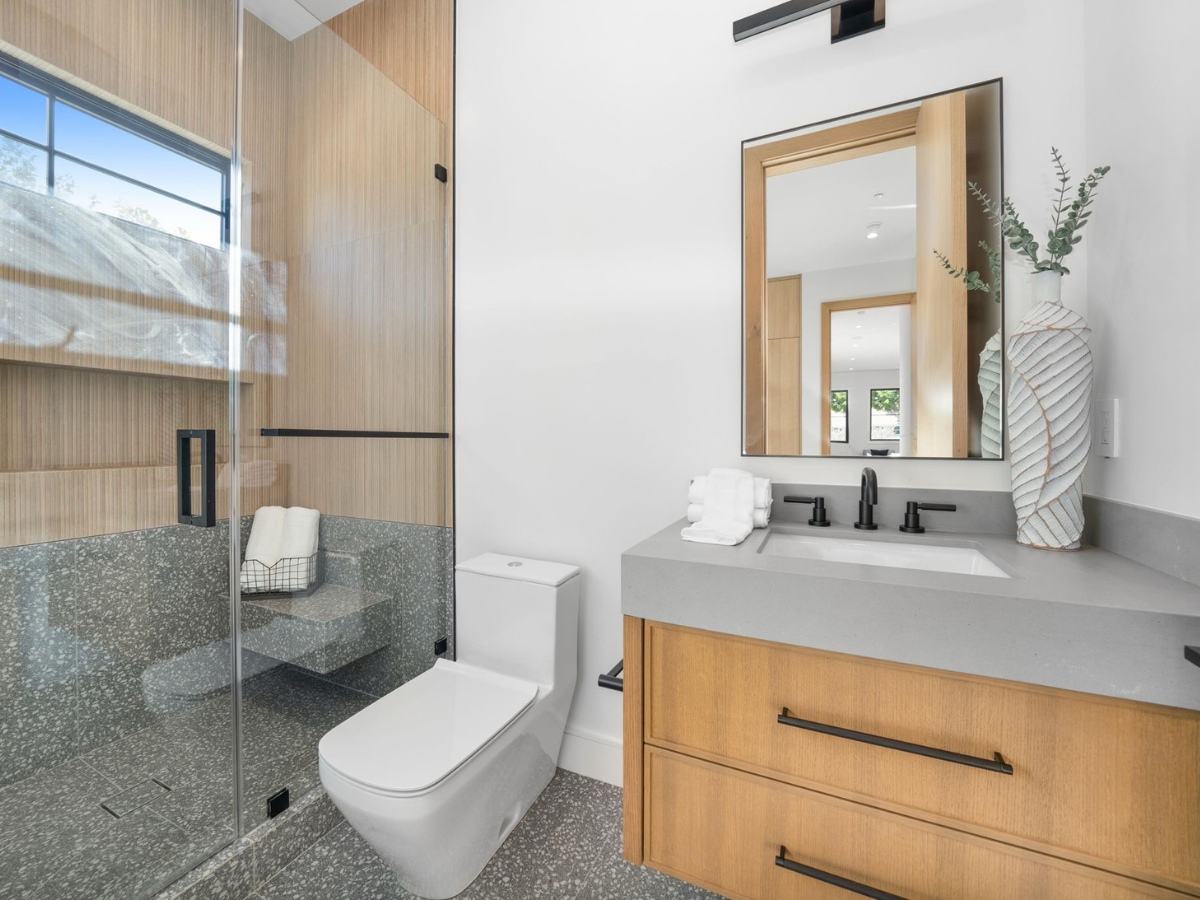 Elite Home Roofing Inc | Bathroom Remodeling Los Angeles